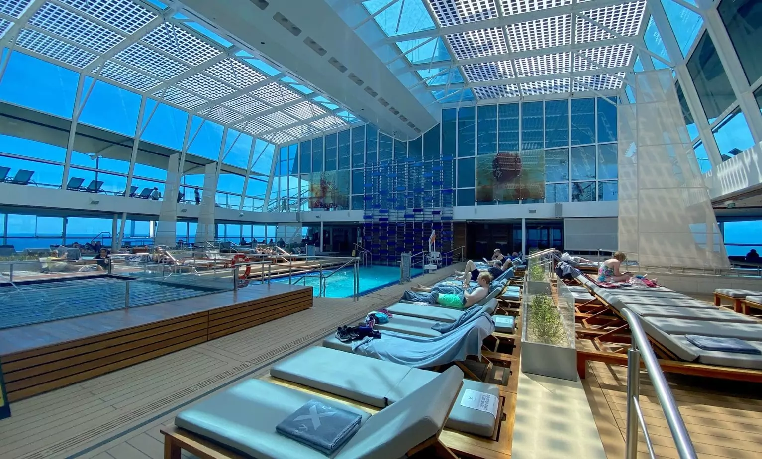 https://spicyvacations.com/wp-content/uploads/2016/04/Celebrity-Silhouette-pool.jpg